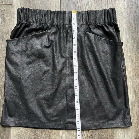 David Lerner x Evereve Pull on Pocket Skirt Black Faux Leather Medium - Picture 6 of 9